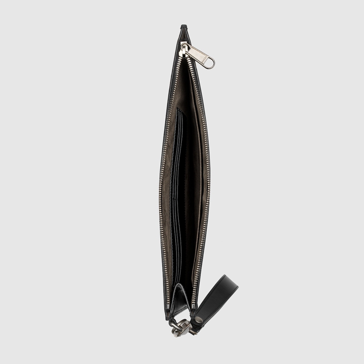 672953.92TCN.1000.007.100.0000.Light Pouch with Interlocking G
